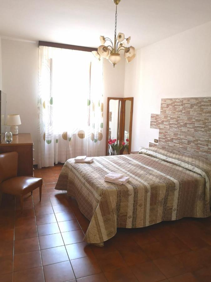 Casa Caterina 2 Storey House, With A Mountain View Toscolano Maderno Bagian luar foto