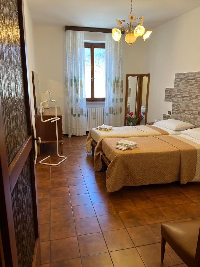 Casa Caterina 2 Storey House, With A Mountain View Toscolano Maderno Bagian luar foto