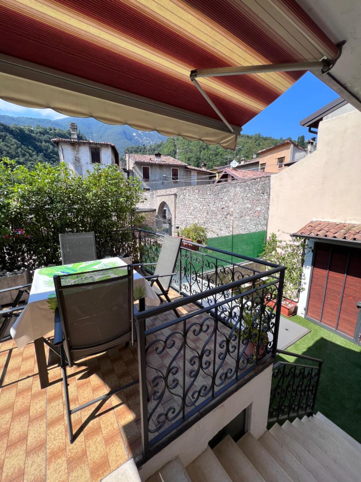 Casa Caterina 2 Storey House, With A Mountain View Toscolano Maderno Bagian luar foto
