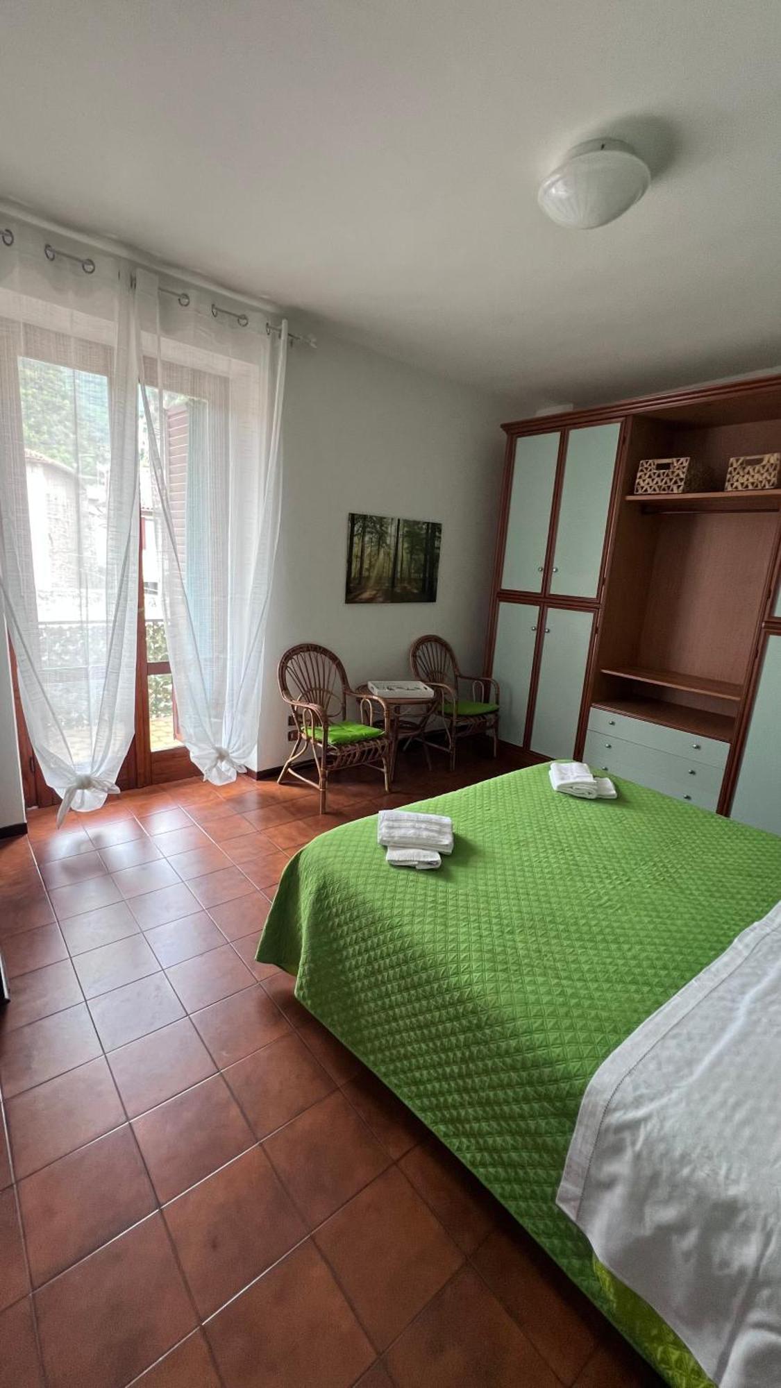 Casa Caterina 2 Storey House, With A Mountain View Toscolano Maderno Bagian luar foto