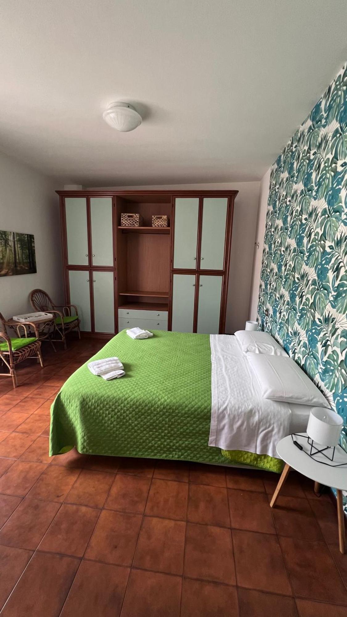 Casa Caterina 2 Storey House, With A Mountain View Toscolano Maderno Bagian luar foto